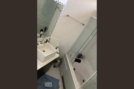 Casa à venda com 250m², 4 quartos e 4 vagasBanheiro