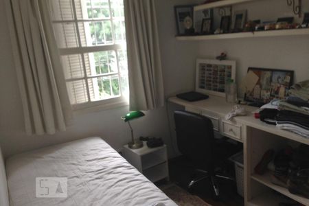 Casa à venda com 250m², 4 quartos e 4 vagasQuarto