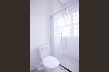 Banheiro de kitnet/studio para alugar com 1 quarto, 36m² em Bom Retiro, São Paulo