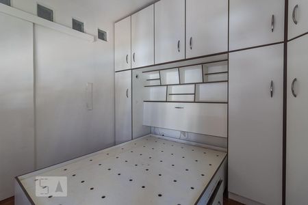 Dormitório de apartamento para alugar com 1 quarto, 35m² em Passo D’areia, Porto Alegre