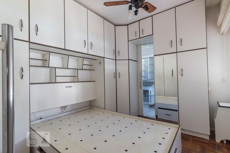 Dormitório de apartamento para alugar com 1 quarto, 35m² em Passo D’areia, Porto Alegre