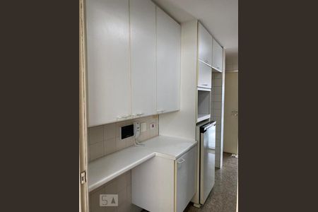 Apartamento para alugar com 108m², 2 quartos e 2 vagas Apartamento para alugar com 108m², 2 quartos e 2 vagasCozinha