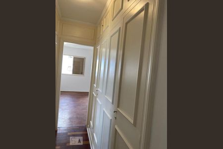 Corredor de apartamento para alugar com 2 quartos, 108m² em Real Parque, São Paulo