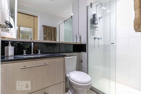 Banheiro de kitnet/studio para alugar com 1 quarto, 37m² em Campo Belo, São Paulo