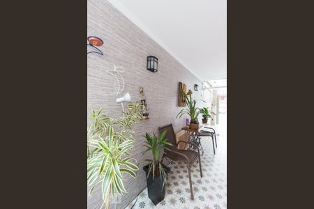 Casa à venda com 220m², 3 quartos e 2 vagas Casa à venda com 220m², 3 quartos e 2 vagasEntrada
