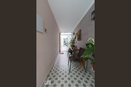 Casa à venda com 220m², 3 quartos e 2 vagas Casa à venda com 220m², 3 quartos e 2 vagasEntrada
