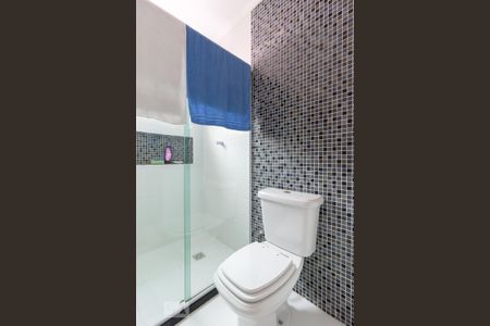 Casa à venda com 220m², 3 quartos e 2 vagas Casa à venda com 220m², 3 quartos e 2 vagasBanheiro