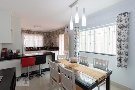 Casa à venda com 220m², 3 quartos e 2 vagas Casa à venda com 220m², 3 quartos e 2 vagasCozinha