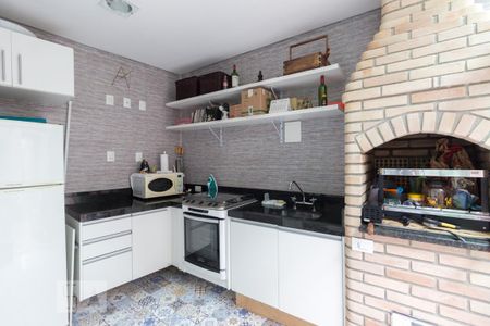Casa à venda com 220m², 3 quartos e 2 vagas Casa à venda com 220m², 3 quartos e 2 vagasChurrasqueira