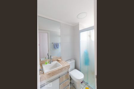 Banheiro da suite de apartamento para alugar com 2 quartos, 68m² em Vila Valparaíso, Santo André