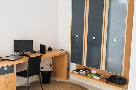 Casa à venda com 700m², 3 quartos e 7 vagasQuarto