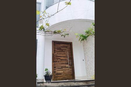 Casa à venda com 700m², 3 quartos e 7 vagasEntrada