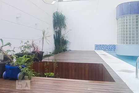 Casa à venda com 700m², 3 quartos e 7 vagasQuintal