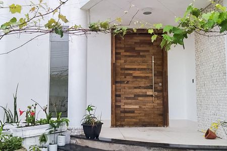 Casa à venda com 700m², 3 quartos e 7 vagasEntrada