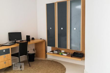 Casa à venda com 700m², 3 quartos e 7 vagasQuarto