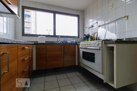 Apartamento para alugar com 172m², 3 quartos e 3 vagas Apartamento para alugar com 172m², 3 quartos e 3 vagasCozinha