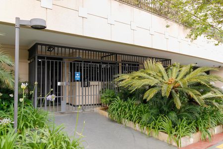 Apartamento para alugar com 172m², 3 quartos e 3 vagas Apartamento para alugar com 172m², 3 quartos e 3 vagasFachada