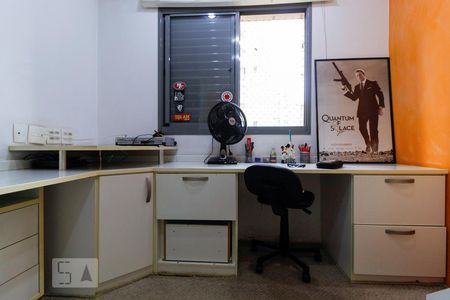 Apartamento para alugar com 172m², 3 quartos e 3 vagas Apartamento para alugar com 172m², 3 quartos e 3 vagasQuarto 2