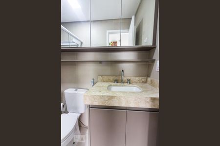 Banheiro de kitnet/studio para alugar com 1 quarto, 32m² em Centro, Osasco