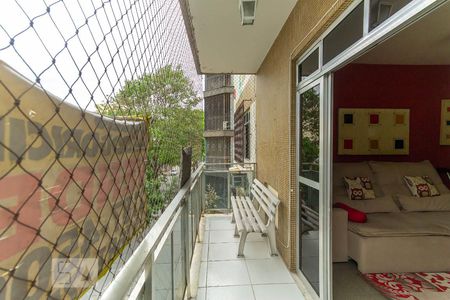 Apartamento à venda com 80m², 2 quartos e 1 vagaVaranda