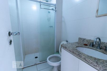 Banheiro de apartamento para alugar com 1 quarto, 40m² em Brás, São Paulo