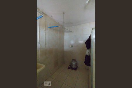 Casa de condomínio à venda com 240m², 5 quartos e 2 vagas Casa de condomínio à venda com 240m², 5 quartos e 2 vagasÁrea de Serviço (1º andar)