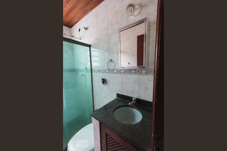 Casa de condomínio à venda com 240m², 5 quartos e 2 vagas Casa de condomínio à venda com 240m², 5 quartos e 2 vagasBanheiro Social 2 (2º andar)