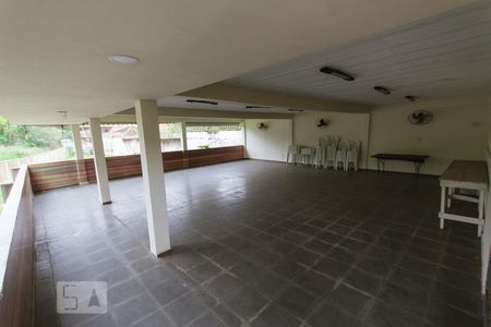 Casa de condomínio à venda com 240m², 5 quartos e 2 vagas Casa de condomínio à venda com 240m², 5 quartos e 2 vagasÁrea Comum