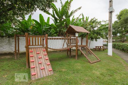 Casa de condomínio à venda com 240m², 5 quartos e 2 vagas Casa de condomínio à venda com 240m², 5 quartos e 2 vagasÁrea Comum