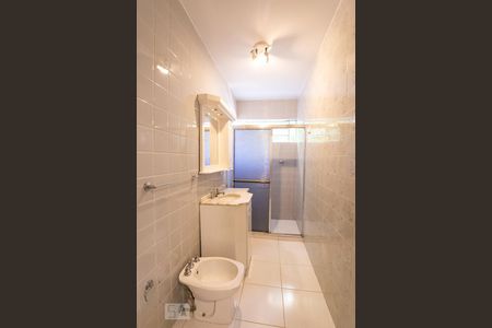 Banheiro de apartamento à venda com 2 quartos, 72m² em Menino Deus, Porto Alegre