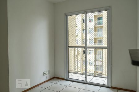Sala de apartamento para alugar com 2 quartos, 50m² em Vista Alegre, Rio de Janeiro