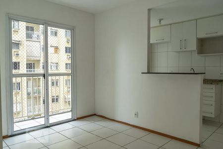 Sala de apartamento para alugar com 2 quartos, 50m² em Vista Alegre, Rio de Janeiro