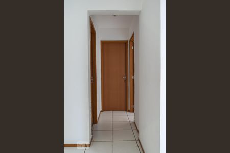 Corredor de apartamento para alugar com 2 quartos, 50m² em Vista Alegre, Rio de Janeiro