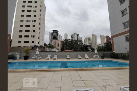 Apartamento para alugar com 40m², 1 quarto e 2 vagas Apartamento para alugar com 40m², 1 quarto e 2 vagasÁrea comum - Piscina