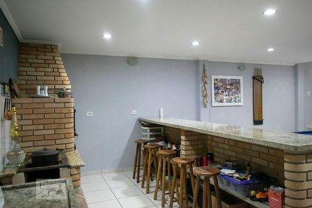 Casa à venda com 230m², 4 quartos e 4 vagasSALÃO