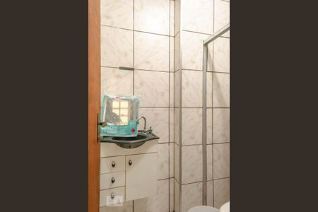 Casa para alugar com 60m², 2 quartos e 1 vaga Casa para alugar com 60m², 2 quartos e 1 vagaBanheiro