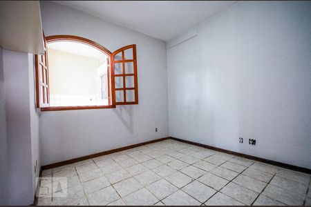 Casa à venda com 180m², 4 quartos e 2 vagas Casa à venda com 180m², 4 quartos e 2 vagasQuarto 2