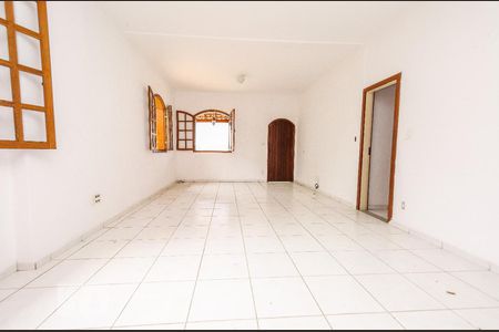 Sala de casa à venda com 4 quartos, 180m² em Esplanada, Belo Horizonte