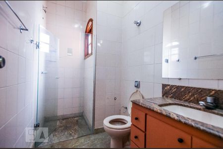 Casa à venda com 180m², 4 quartos e 2 vagas Casa à venda com 180m², 4 quartos e 2 vagasBanheiro