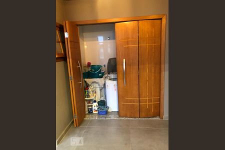 Apartamento à venda com 152m², 3 quartos e 2 vagas Apartamento à venda com 152m², 3 quartos e 2 vagasLavanderia