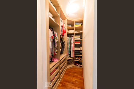 Casa para alugar com 380m², 4 quartos e 4 vagasCloset quarto 4 suíte