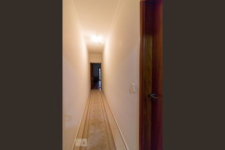 Corredor de casa à venda com 4 quartos, 380m² em Vila Rosália, Guarulhos