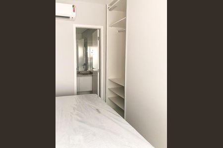 Apartamento para alugar com 34m², 1 quarto e 1 vaga Apartamento para alugar com 34m², 1 quarto e 1 vagaSuíte