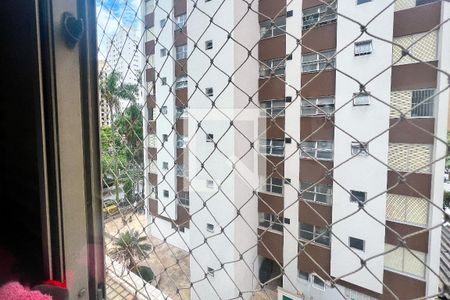 Vista de apartamento à venda com 3 quartos, 80m² em Moema, São Paulo