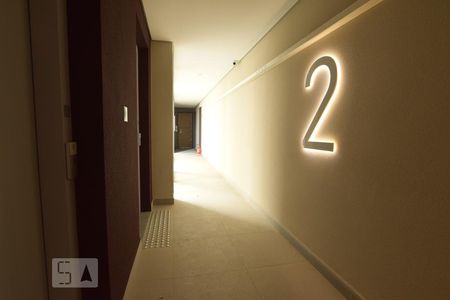 Studio para alugar com 52m², 1 quarto e 2 vagas Studio para alugar com 52m², 1 quarto e 2 vagasHall do andar