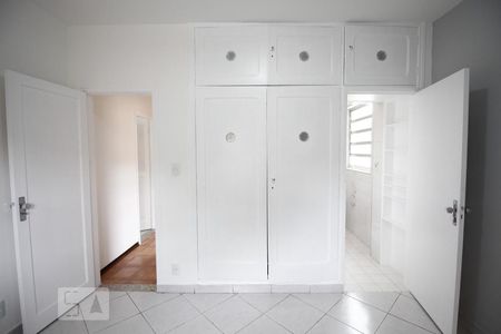 Apartamento para alugar com 100m², 3 quartos e 1 vaga Apartamento para alugar com 100m², 3 quartos e 1 vagaQuarto
