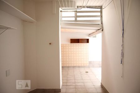 Apartamento para alugar com 100m², 3 quartos e 1 vaga Apartamento para alugar com 100m², 3 quartos e 1 vagaLavanderia