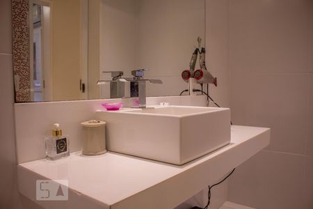 Apartamento à venda com 247m², 4 quartos e 3 vagasBanheiro Social 2