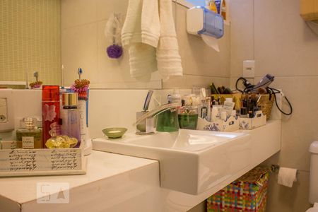 Apartamento à venda com 247m², 4 quartos e 3 vagasBanheiro da Suíte