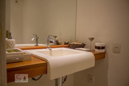 Apartamento à venda com 247m², 4 quartos e 3 vagasLavabo